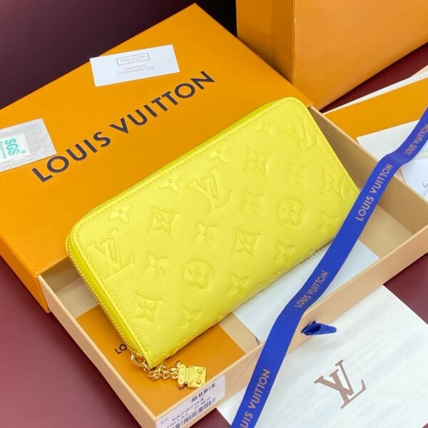 Louis Vuitton Zippy Cowhide Leather Wallet