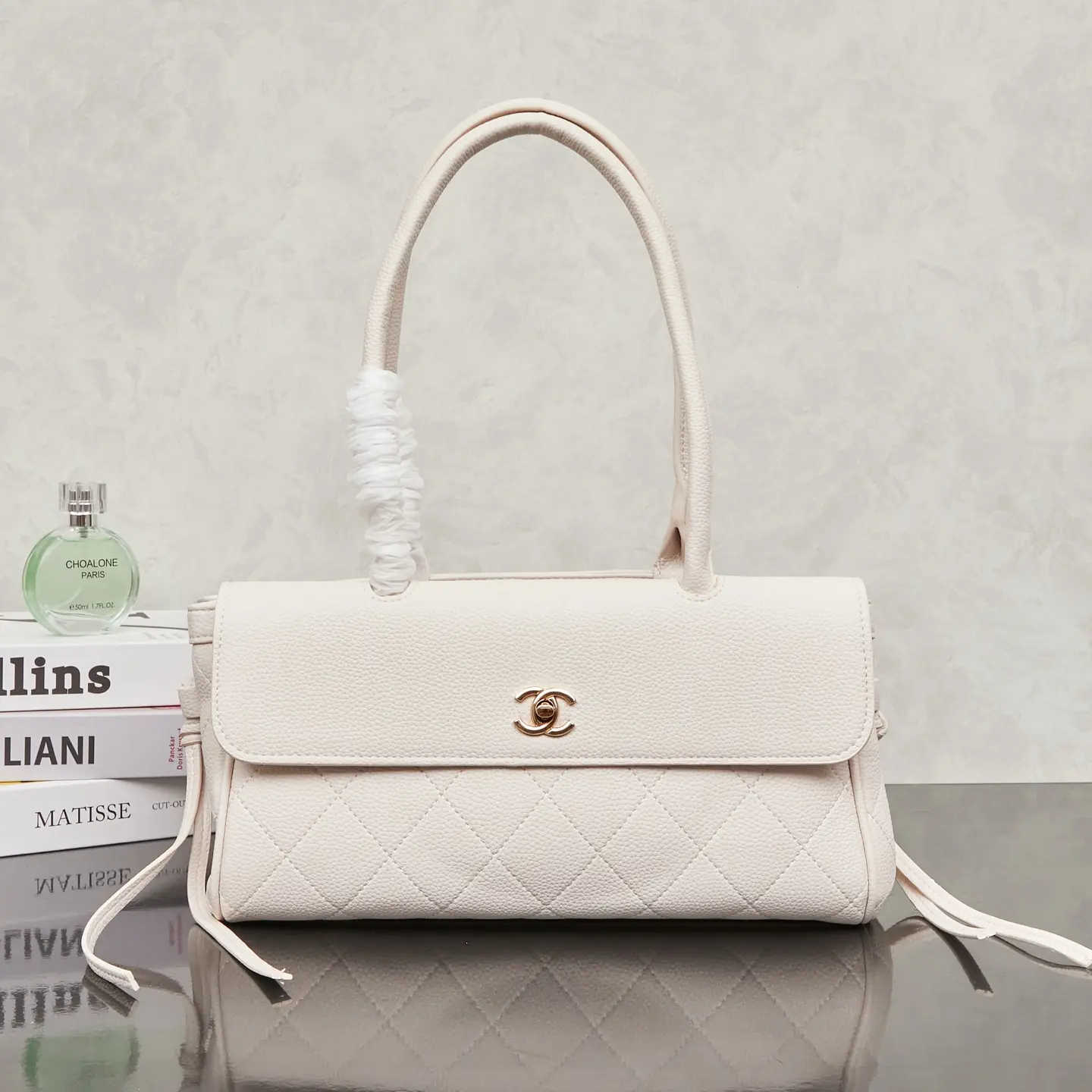 monavique-1790349147440-01